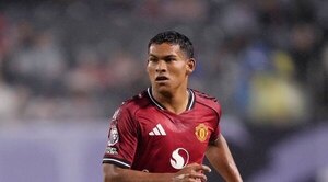 Versus / [VIDEO] 'Asistencia' de Diego León en goleada del Manchester United