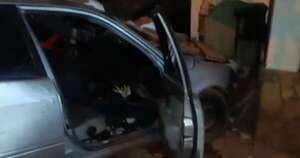 La Nación / Policía alcoholizado chocó contra una casa en Luque