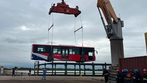 Más de G. 1.000 millones para asegurar 30 buses eléctricos que aún no circulan