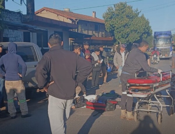 Popular / Motoqueiro ombeti contra camioneta ha amóntema
