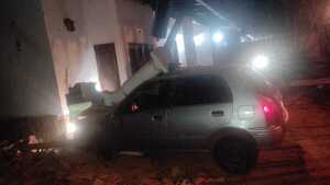 Popular / Ka’úre, policía ombeti contra una casa