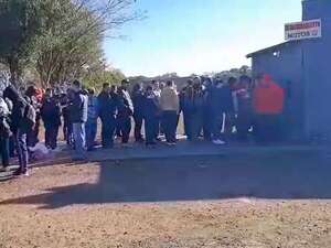 Cerro Porteño: Miles de hinchas para comprar las entradas en Ciudad del Este - Cerro Porteño - ABC Color