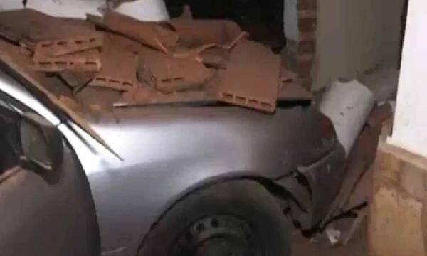Policía ebrio estrella su vehículo contra una casa tras festejo por Día de la Amistad – Prensa 5