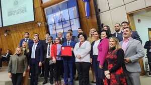 Clínicas recibe reconocimiento por innovadora terapia larval que evita amputaciones