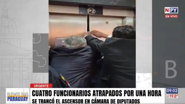 Cuatro funcionarios quedaron atrapados por casi 1 hora en ascensor de la Cámara de Diputados