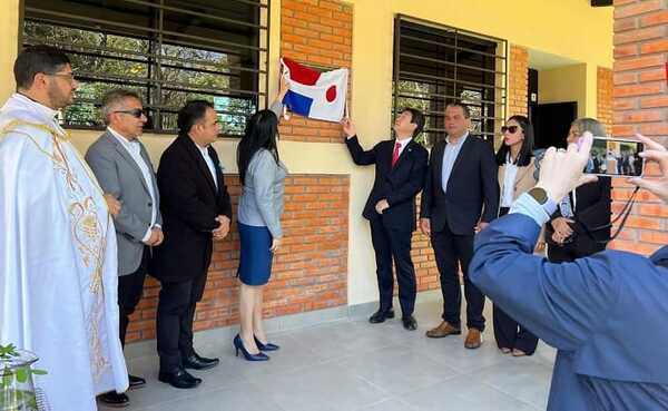 Inauguran moderno pabellón en Colegio Parroquial Pío XI, construido con donación del Japón - Noticiero Paraguay