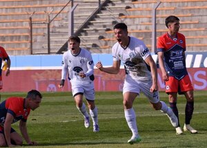 Versus / Iván Villalba encaminó la remontada y clasificación de la "Lepra" en la Copa Argentina