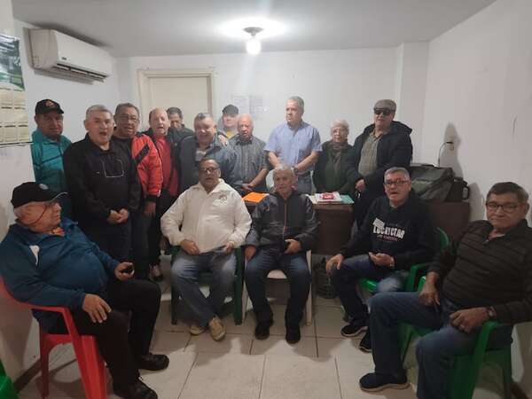 Jubilados convocan a una movilización masiva el próximo 9 de agosto - Nacionales - ABC Color