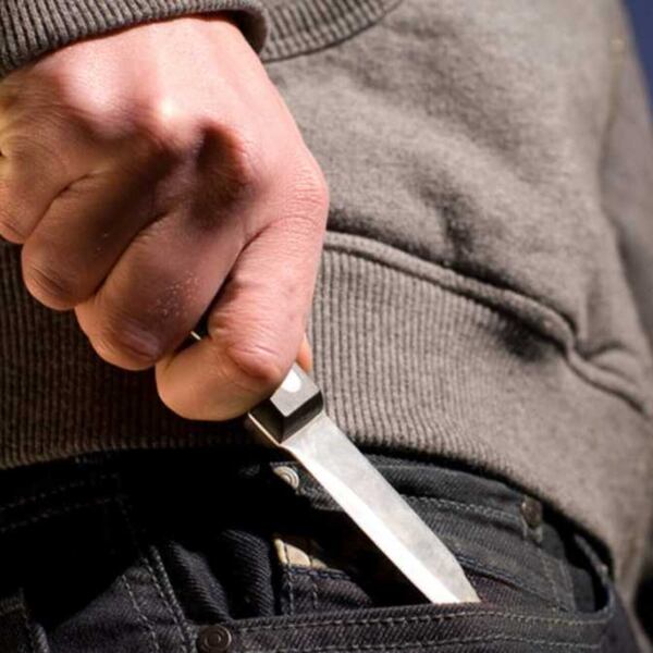 Nuevo intento de feminicidio: mujer fue atacada al salir de su trabajo - trece