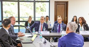 Un grupo de congresistas de EEUU se reunió con Valdovinos para repasar la política económica de Peña