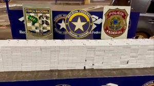 Incautan smartphones por más de G. 600 millones en el Puente de la Amistad