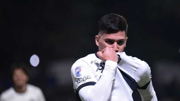 Tiago Caballero, feliz por su primer gol con Olimpia