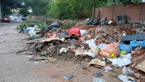 Tirar basura en la vía pública pasara a considerarse un delito - Portal Digital Cáritas Universidad Católica