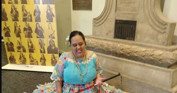 La Nación / Cantante paraguaya no vidente ganó concurso