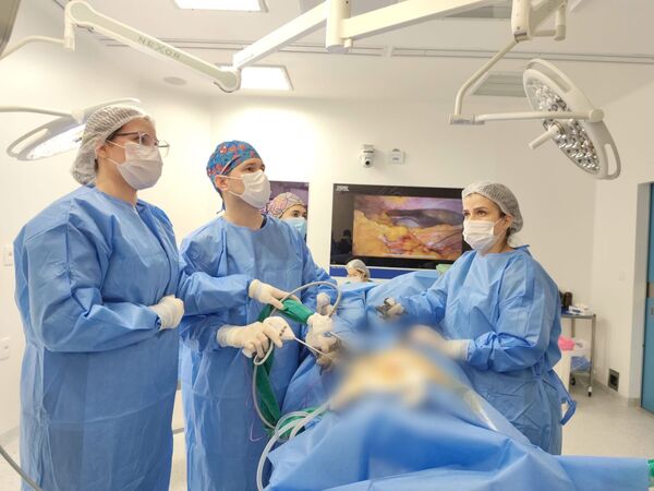 Realizan primera colectomía laparoscópica en el Hospital General de Itapúa