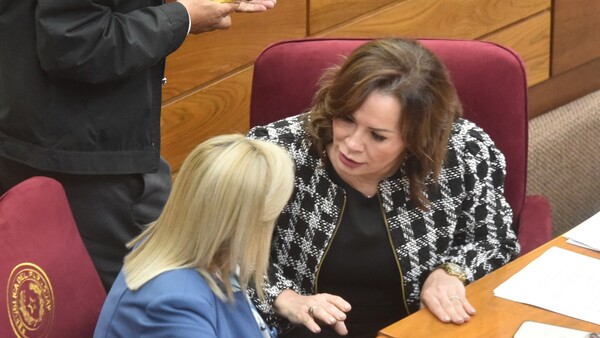 Senador niega haber firmado órdenes de trabajo de neposobris de Noelia Cabrera