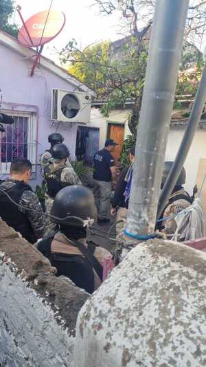 Popular / Ho'a banda que robaba celulares y vaciaba cuentas