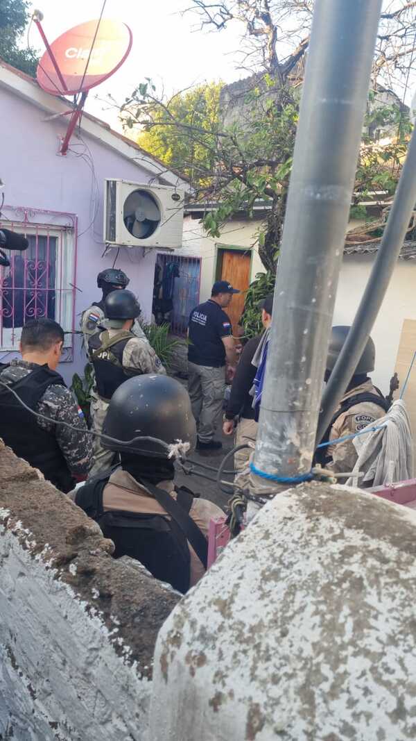 Popular / Ho'a banda que robaba celulares y vaciaba cuentas