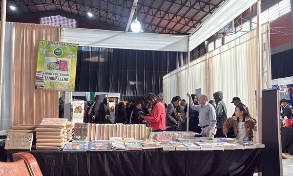 Más de 2.000 personas ya visitaron la libroferia “Caaguazú Lee” y se espera récord de público el sábado - OviedoPress