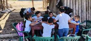 Escuela de Fortín Florida funciona gracias a la caridad de la gente en el Chaco - Noticias del Chaco - ABC Color