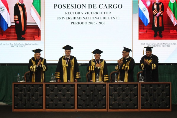 Asumieron nuevas autoridades de la Universidad Nacional del Este - ADN Digital