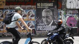 Uribe demanda al presidente Petro por "hostigamiento y calumnia"