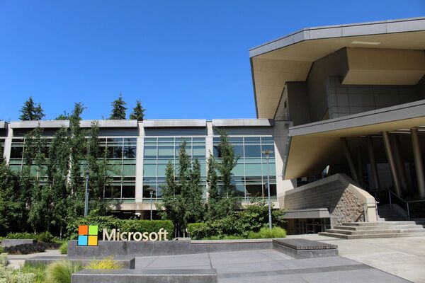 Microsoft supera los 4 billones de d贸lares en capitalizaci贸n, r茅cord que solo ten铆a Nvidia