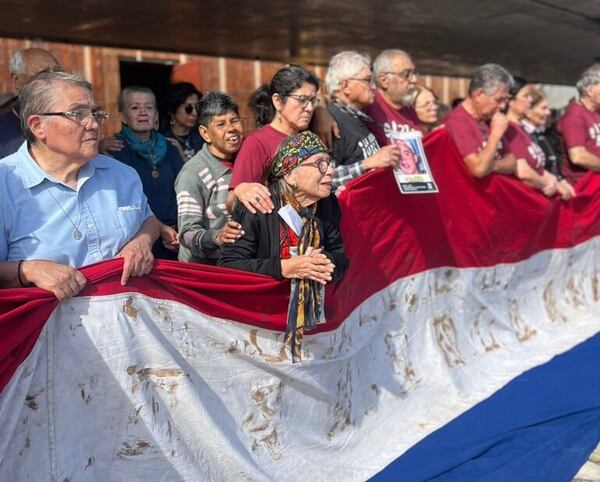 Ycuá Bolaños: sobrevivientes y familias de víctimas siguen pidiendo justicia a 21 años del siniestro - Nacionales - ABC Color