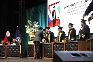Gobernador destaca rol de la UNE y remarca su compromiso con la educación | DIARIO PRIMERA PLANA