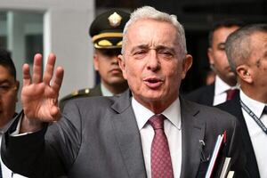 Expresidente Uribe, condenado a 12 años de prisión domiciliaria - Mundo - ABC Color