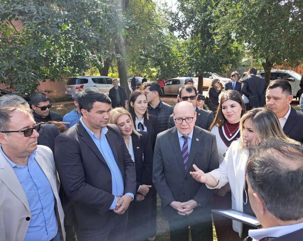 Presidente de la Corte Suprema, Dr. Diesel, visitó predio destinado a futura sede judicial en Minga Guazú
