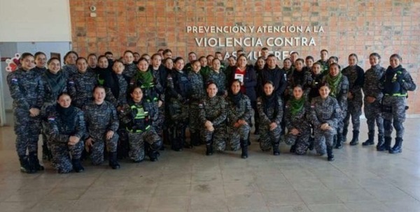 Capacitan en prevención de violencia contra la mujer a agentes del Grupo Lince - ADN Digital