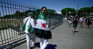 Diario HOY | Miles de jóvenes católicos se congregan para vigilia con el papa