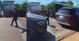 La Nación / Conductor no respetó señal de pare de la PMT y casi arrolló a estudiantes en Capiatá