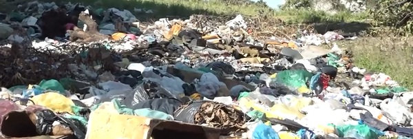 Basural clausura calle entera en Lambaré y vecinos claman por intervención urgente