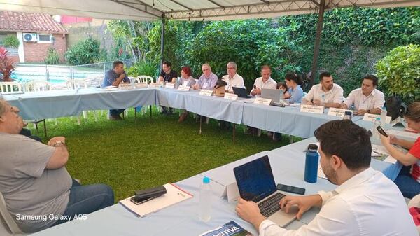 Elecciones municipales 2026: “Una debilidad que tenemos es llegar todos separados”, dice Rasmussen - Política - ABC Color