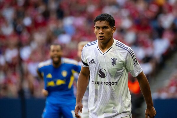 Diego León suma minutos de calidad en el Manchester United - La Tribuna