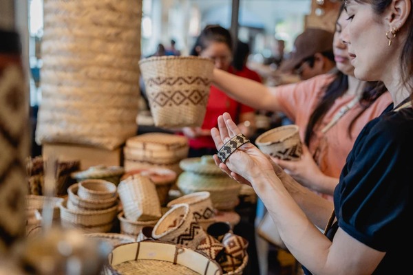 Pueblos originarios realizan Feria de Artesanía en Asunción
