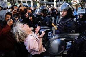Argentina: Milei veta leyes de aumento a jubilados y de la emergencia en discapacidad - Mundo - ABC Color
