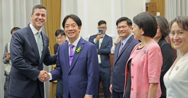 El presidente taiwanés cancela su gira por América Latina en medio del avance chino en Paraguay