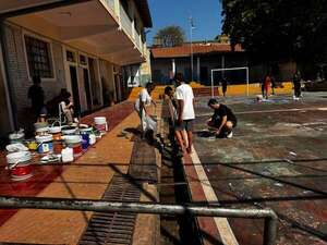 Escuela histórica en estado crítico recibe mejoras gracias a voluntarios - Nacionales - ABC Color