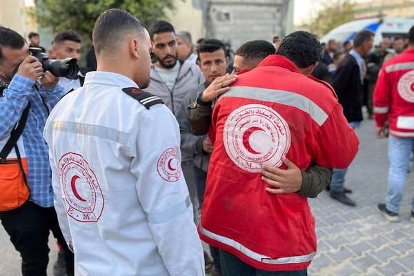 Un muerto y tres heridos de la Media Luna Roja Palestina por un ataque israelí en Gaza - Mundo - ABC Color