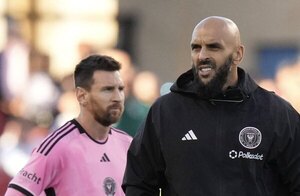 Versus / Sancionan al custodio de Lionel Messi por agredir a futbolistas 