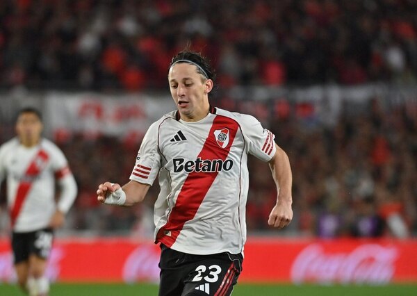 Versus / "De a poco me voy adaptando a lo que es el mundo River"