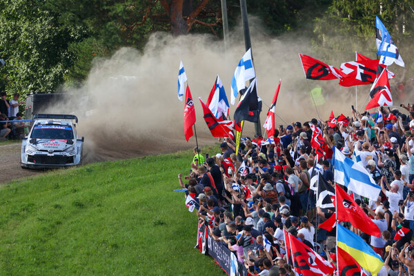 Versus / Rovanperä gana el rally de Finlandia y la lucha por el Mundial se aprieta