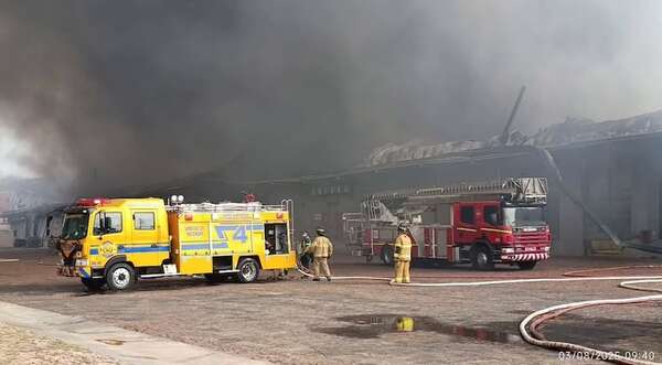 Así se habría originado el incendio que consumió depósitos en Luque - Nacionales - ABC Color