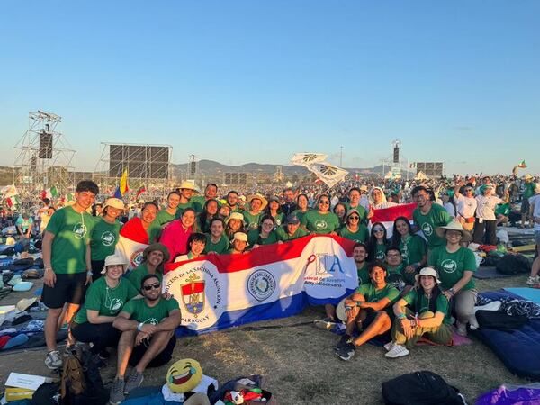Paraguayos participaron de la “Vigilia del Jubileo de los Jóvenes”, en Roma  - Nacionales - ABC Color