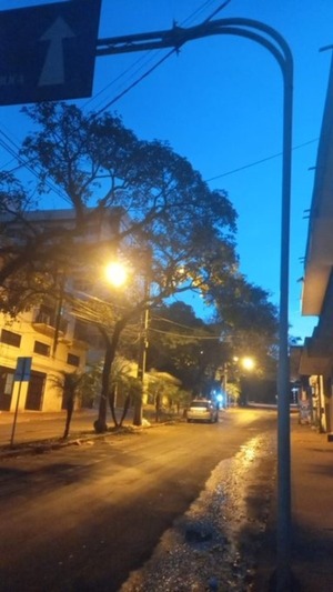 Iluminación renovada en el microcentro de CDE mejora la seguridad nocturna - ADN Digital