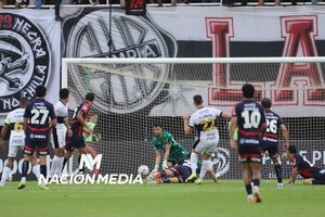 Versus / ¡La espectacular doble tapada de Alexis Martin Arias para evitar el segundo de Olimpia!