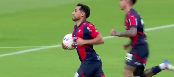 Versus / ¡Con sangre fría! Así definió "Pachi" Carrizo para que Cerro descuente en el clásico